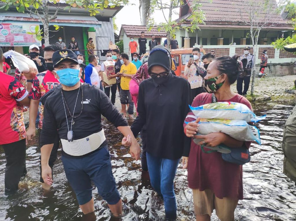 Gubernur Kalteng Beri Sembako-Obat ke Korban Banjir Palangka Raya
