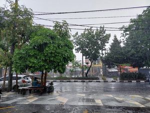 Siap-siap, BMKG Sebut Wilayah Jatim Diprediksi Hujan Merata Selama 2 Hari