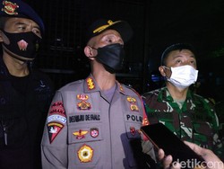 Polisi Pantau Kerumunan di Batas Jakarta-Tangerang di Malam Tahun Baru