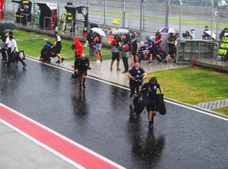 Hujan Terus di Mandalika, Netizen Ributkan Pawangnya