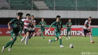 Kedua tim tak kuasa mencetak gol hingga turun minum.