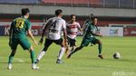 Bajul Ijo Bungkam Madura United 1-0 lewat Gol Penalti