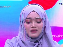 Putri Delina Nangis, Sulit Bertemu dan Kirim Pesan ke Adik Sambung