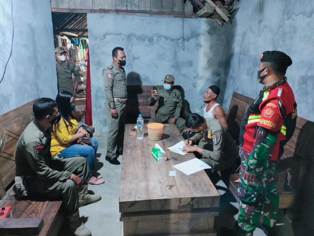 7 Pemandu Lagu Diamankan dari Warung Remang-remang di Lamongan 7 Pemandu Lagu Diamankan dari Warung Remang-remang di Lamongan