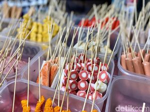 Modal Rp 10.000 Bisa Jajan Sosis BBQ hingga Gandasturi di Tegal Parang Modal Rp 10.000 Bisa Jajan Sosis BBQ hingga Gandasturi di Tegal Parang