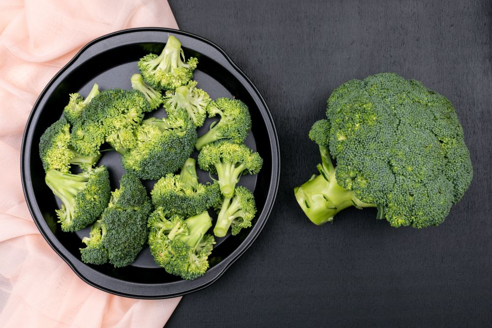 Brokoli menawarkan protein yang tinggi serta asam amino yang baik untuk kesehatan kulit.