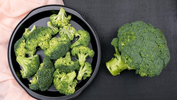 Brokoli menawarkan protein yang tinggi serta asam amino yang baik untuk kesehatan kulit.