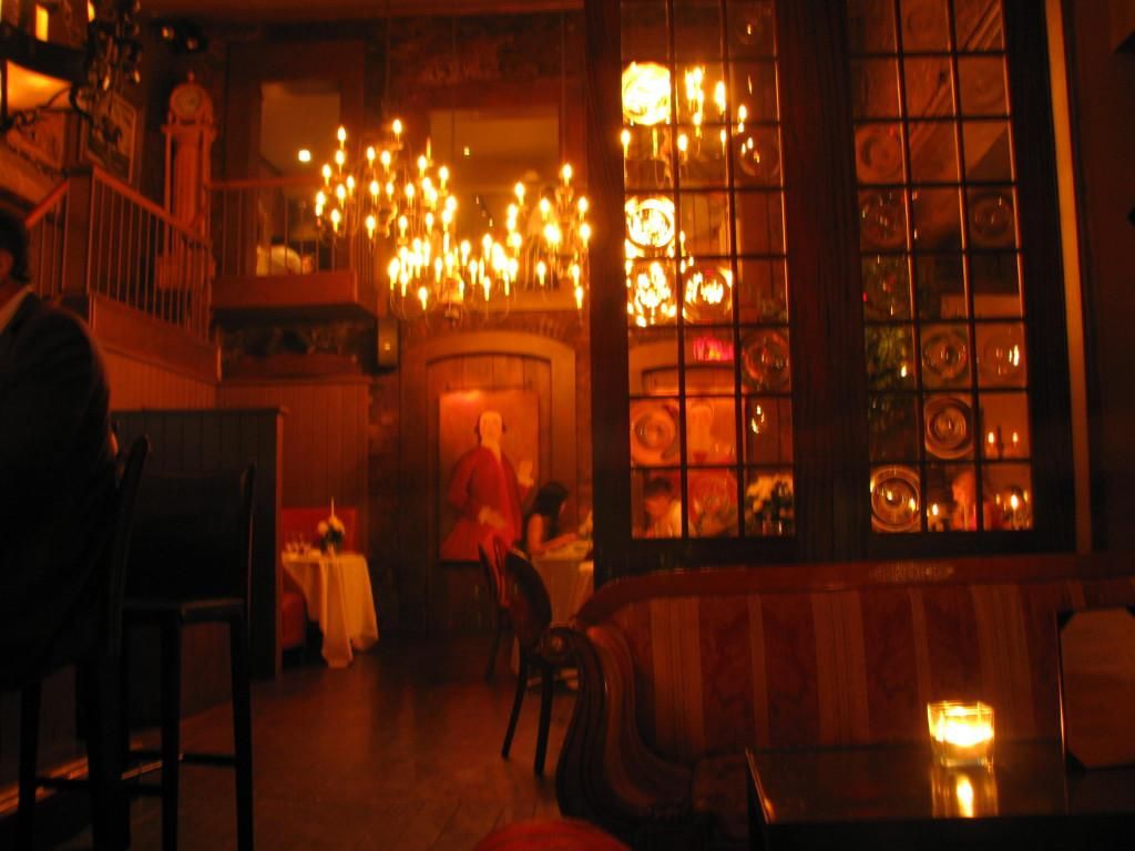 Terkenal Angker, Restoran Mewah dan Romantis Ini Jadi Sarang Hantu di New York