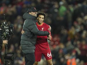 Alexander-Arnold Dibawa ke Piala Dunia, Klopp Sindir Neville