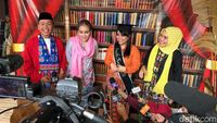10 Potret Adik Ayu Ting Ting Jadi Sarjana, Diarak Keliling Kampung Pakai Tanjidor