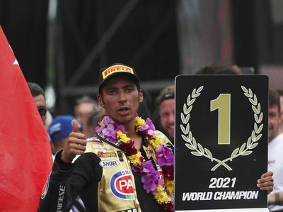 Ngegas di Mandalika, Toprak Razgatlioglu Juara Dunia WSBK 2021