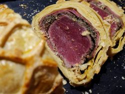 Ingin Makan ala Resto Mewah di Rumah? Coba Sajian Beef & Salmon Ini!