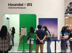 Bukan Lihat Mobil Baru, Pengunjung Rela ke GIIAS 2021 untuk Foto Bareng BTS