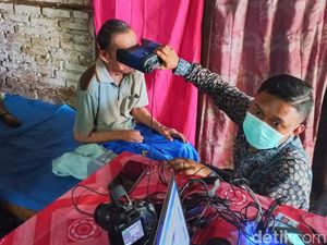 Lansia dan Difabel di Banyuwangi Makin Mudah Urus Dokumen Kependudukan