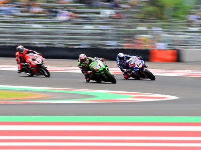 Lihat Lagi Aksi Toprak dkk Ngebut di Race 1 WSBK Mandalika