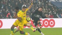 Messi bikin gol perdananya di Ligue 1 ketika PSG menang 3-1 atas Nantes. (Foto: AP/Michel Euler)