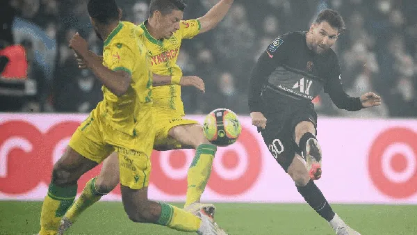 Detik-detik Lionel Messi Cetak Gol Perdana di Liga Prancis