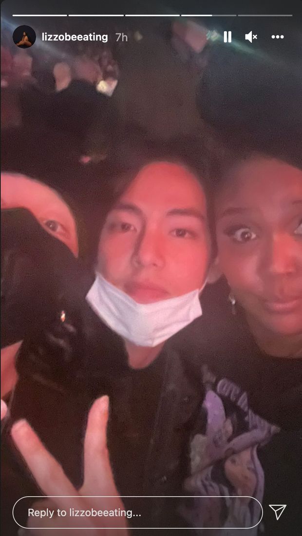 Lizzo selfie bareng V dan Jimin BTS