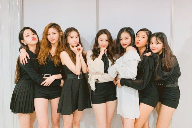 Mengawali karir dengan debut bersama CLC