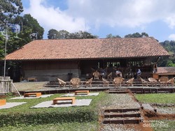 Nongkrong di Cafe Bandung Utara, Ditemani Musik Sunda