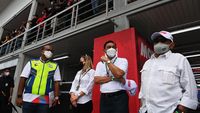 Momen Luhut Nonton Balapan WSBK di Sirkuit Mandalika