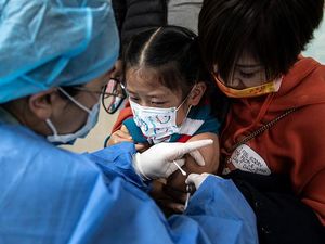 IDI Sebut Vaksin untuk Anak Usia 6-11 Tahun Aman dan Bermanfaat IDI Sebut Vaksin untuk Anak Usia 6-11 Tahun Aman dan Bermanfaat