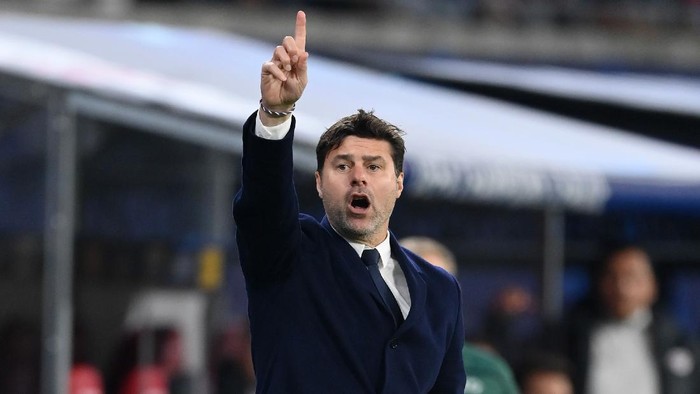 LEIPZIG, GERMANY - NOVEMBER 03: Mauricio Pochettino, Head Coach of Paris Saint-Germain reacts during the UEFA Champions League group A match between RB Leipzig and Paris Saint-Germain at Red Bull Arena on November 03, 2021 in Leipzig, Germany. (Photo by Stuart Franklin/Getty Images)