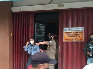 Satpol PP Tangsel Segel Panti Pijat Plus-plus, 16 Terapis Diserahkan ke Dinsos Satpol PP Tangsel Segel Panti Pijat Plus-plus, 16 Terapis Diserahkan ke Dinsos