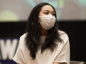 Momen Putri Tanjung Tebar Inspirasi Bisnis ke Pemuda Banyuwangi Momen Putri Tanjung Tebar Inspirasi Bisnis ke Pemuda Banyuwangi