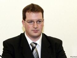 Stephan Letter Si Perawat Pencabut Nyawa Punya Masa Lalu Menyedihkan