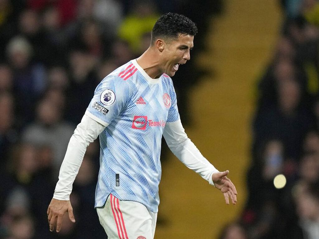 Cristiano Ronaldo si Gede Ambek Saat Diganti Cristiano Ronaldo si Gede Ambek Saat Diganti