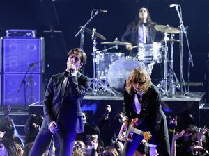 Maneskin Kalahkan Foo Fighters di Favorite Rock Song AMAs 2022 Maneskin Kalahkan Foo Fighters di Favorite Rock Song AMAs 2022