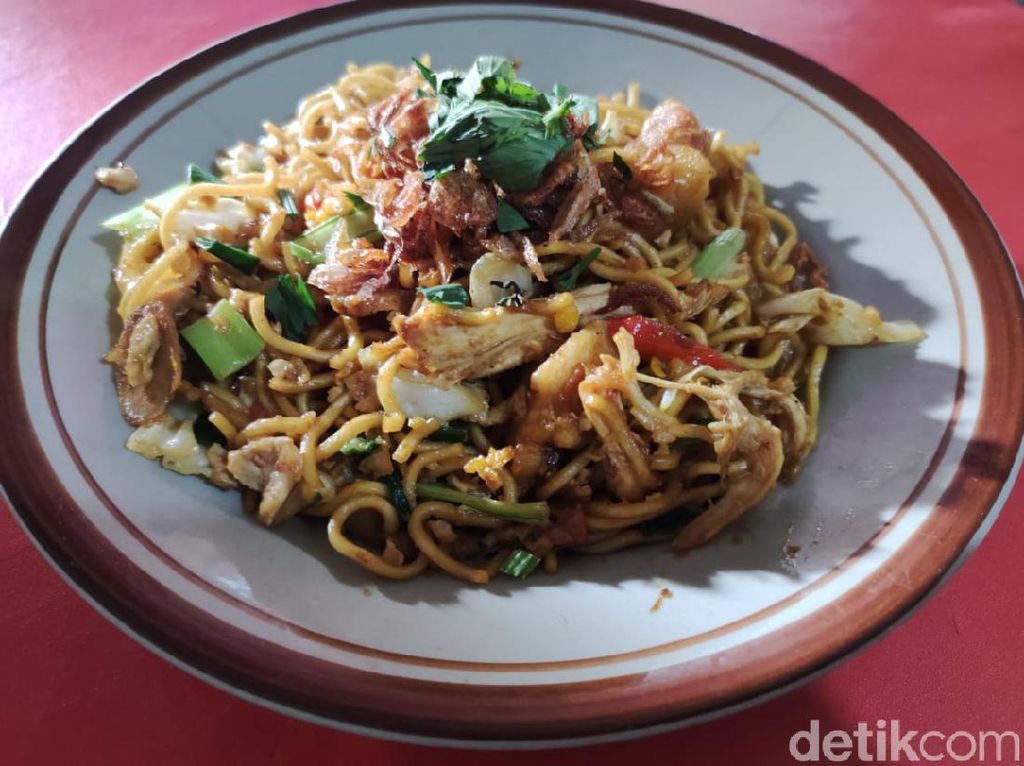 Sedap Gurih Bakmi Nyemek Racikan Mas Anto Sedap Gurih Bakmi Nyemek Racikan Mas Anto