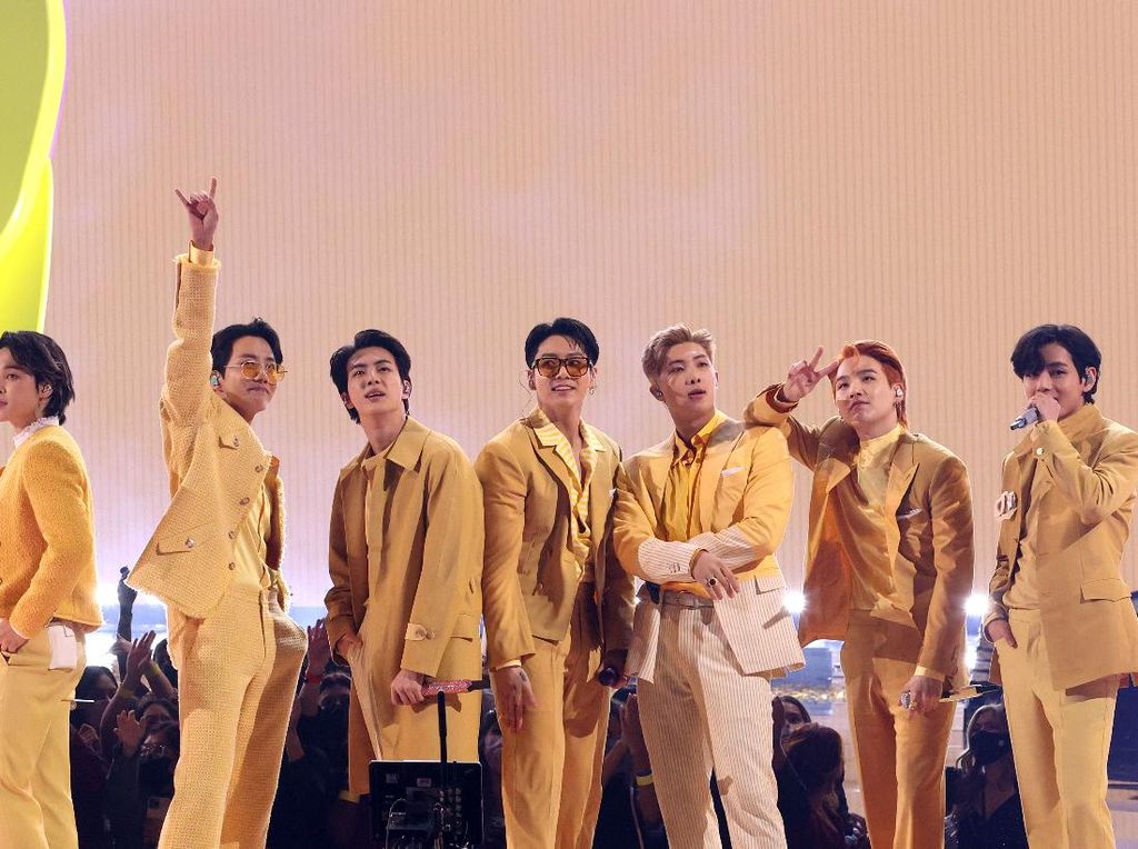Raih 3 Penghargaan Billboard Music Awards 2022, BTS Cetak Sejarah! Raih 3 Penghargaan Billboard Music Awards 2022, BTS Cetak Sejarah!