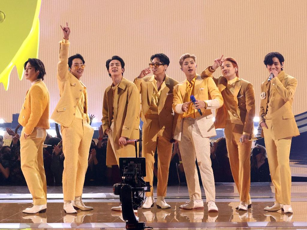 BTS Bawa Pulang 3 Piala di Ajang Peoples Choice Awards