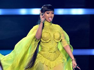 Cardi B Aji Mumpung, Undangan Natal Disebar di Atas Panggung AMA 2021 Cardi B Aji Mumpung, Undangan Natal Disebar di Atas Panggung AMA 2021