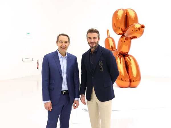 David Beckham Kepincut Patung Tiup Jeff Koons