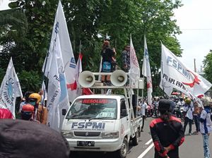 Buruh di Jatim Tolak Upah Murah