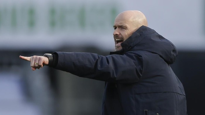 ROTTERDAM, NETHERLANDS - APRIL 18: Ajaxs head coach Erik ten Hag shouts directions to his players during the TOTO KNVB Cup final soccer match between Ajax and Vitesse at De Kuip stadium on April 18, 2021 in Rotterdam, Netherlands. (Photo by Peter Dejong - Pool/Getty Images)