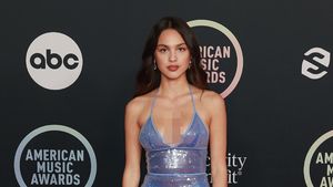 9 Artis Berbusana Terbaik di AMAs 2021, BTS Hingga Olivia Rodrigo