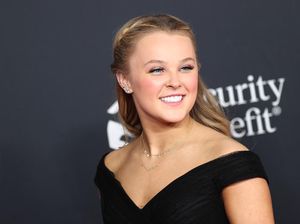 JoJo Siwa Menangis Bahas Soal Gender, Tak Merasa Jadi Perempuan atau Laki-laki JoJo Siwa Menangis Bahas Soal Gender, Tak Merasa Jadi Perempuan atau Laki-laki