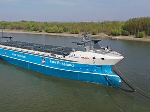 Kapal Peti Kemas Hantu Jalani Pelayaran Pertama, Seberangi Laut Tanpa Awak Kapal Peti Kemas Hantu Jalani Pelayaran Pertama, Seberangi Laut Tanpa Awak