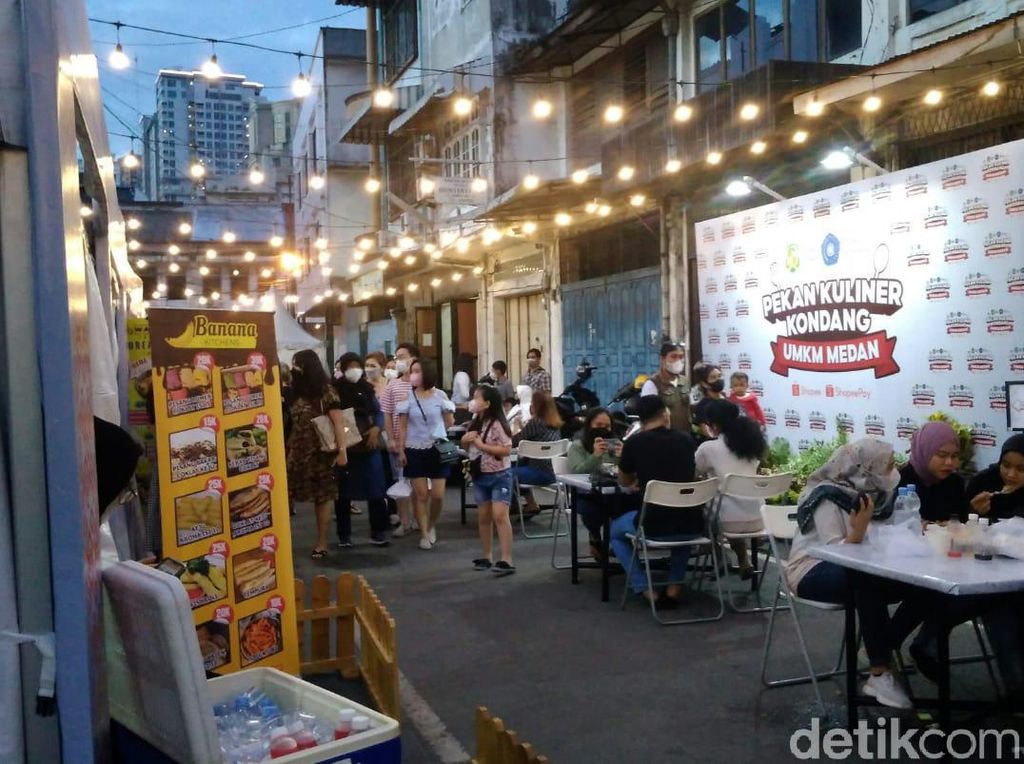 Keseruan Mencicipi Makanan Enak di Pekan Kuliner Kondang UMKM Kota Medan