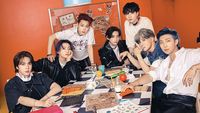 Kompaknya Kulineran BTS, Artist of the Year American Music Awards 2021