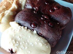 Lewat Nagreg? Jangan Lupa Jajan Kue Balok Cihapit yang Manis Lumer
