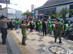 Driver Gojek di Solo Geruduk Kantor Gibran