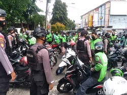 Kala Driver Gojek di Solo Geruduk Kantor Gibran, Sambat Tarif Turun