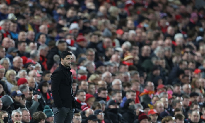 LIVERPOOL, ENGLAND - NOVEMBER 20: Mikel Arteta, Manager of Arsenal looks on during the Premier League match between Liverpool and Arsenal at Anfield on November 20, 2021 in Liverpool, England. (Photo by Clive Brunskill/Getty Images)