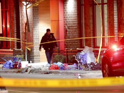 Ngeri! Mobil Tabrak Parade Natal di Amerika Serikat, Puluhan Orang Terluka