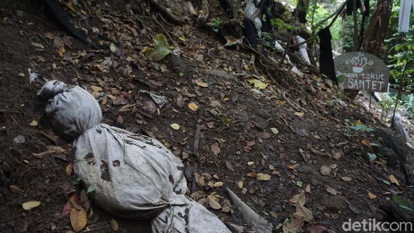 Potret Ngeri Museum Santet Cirebon, Isinya Pocong-Artefak Dukun